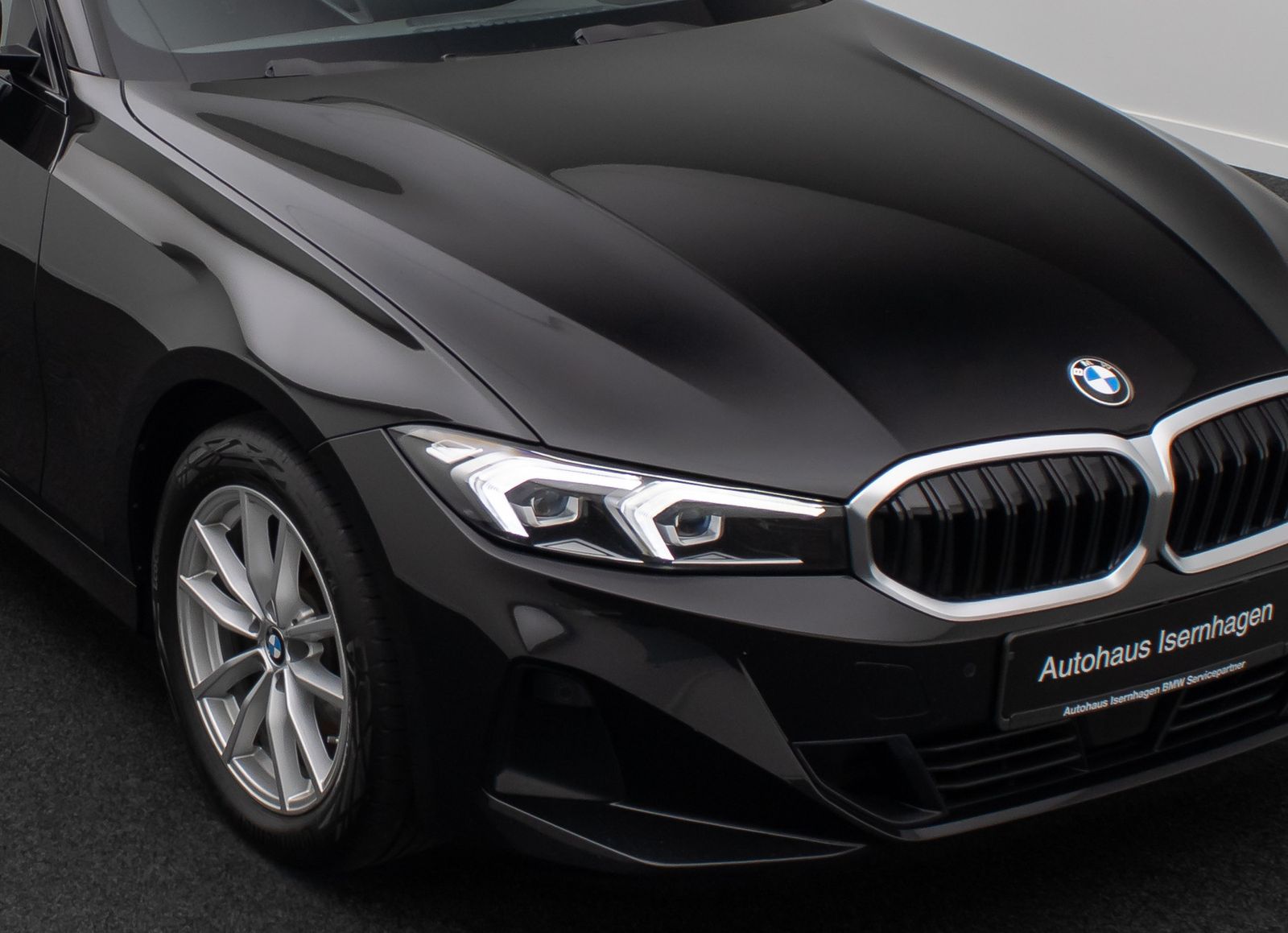Fahrzeugabbildung BMW 320d HUD Stop&Go HiFi Widscreen DriveAssist DAB