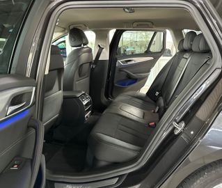 Fahrzeugabbildung BMW 520d Sport Line Kamera Alarm NaviProf HiFi 19"