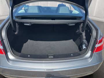 Mercedes E 200 - 9