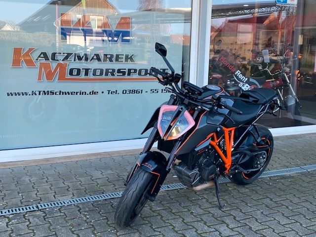 KTM 1290 Super Duke R  Track Pack + Quickshifter