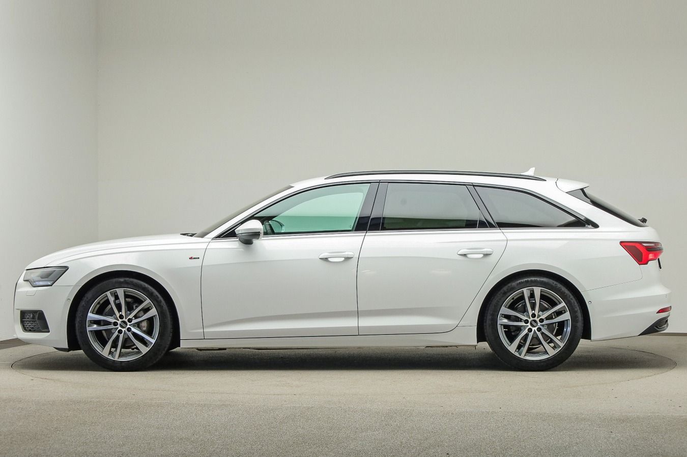 Audi A6 Avant S line black 40 TDI qu. AHK, Tour, Busi imagem 3