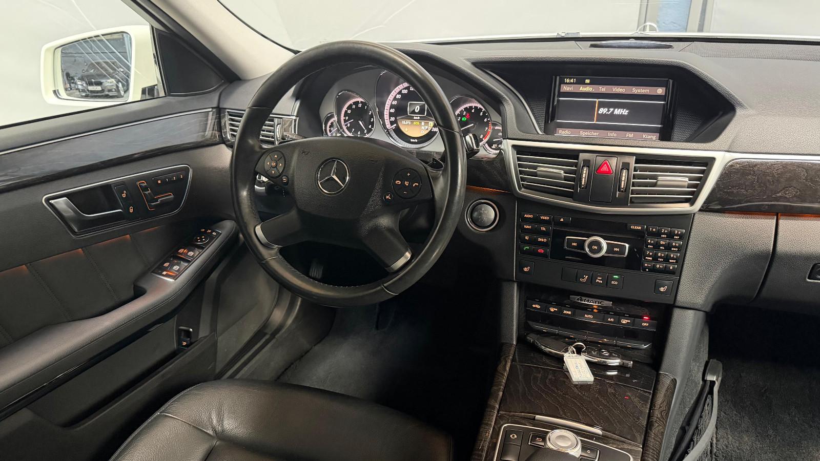 Mercedes-Benz E 300T E 350 4M BlueEfficiency  Leder KEYLESS-GO