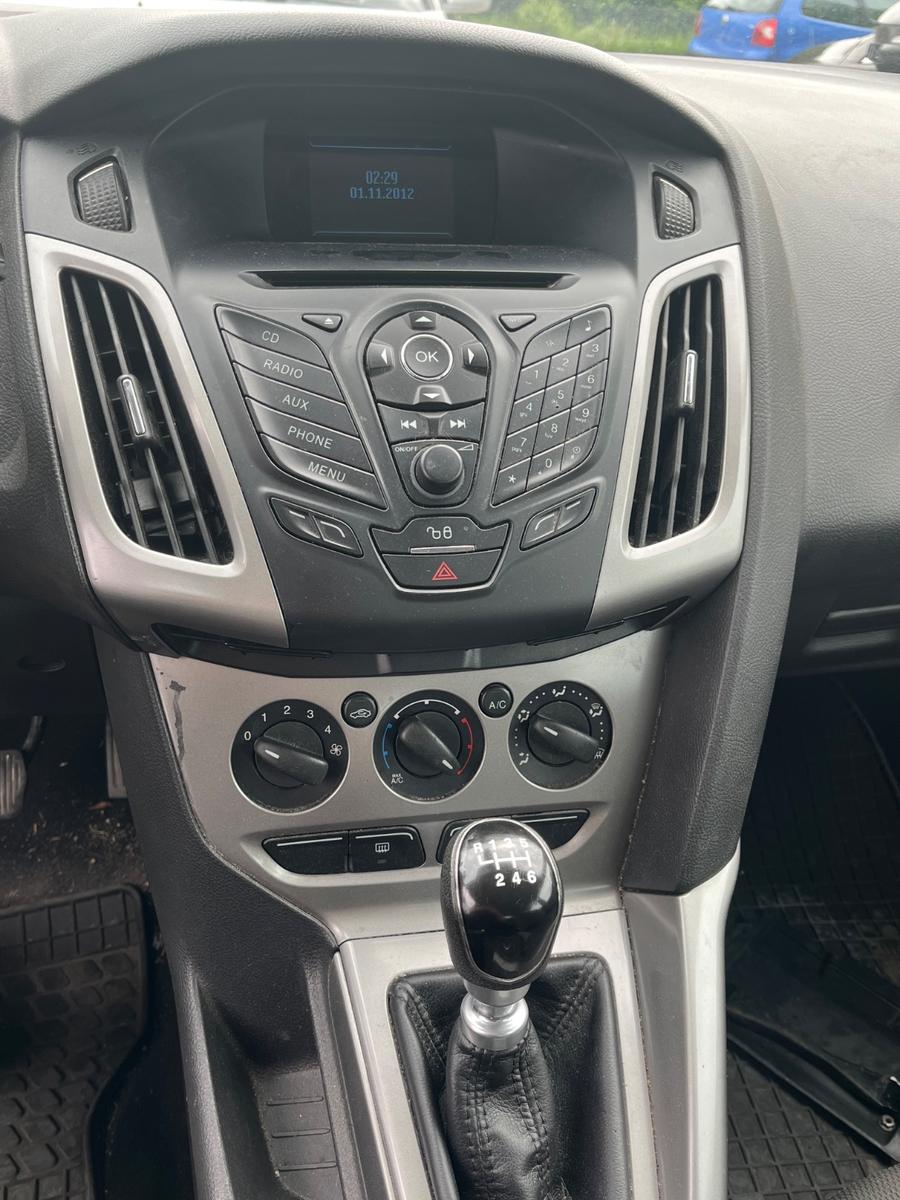 Ford Focus 2013 — photo 11