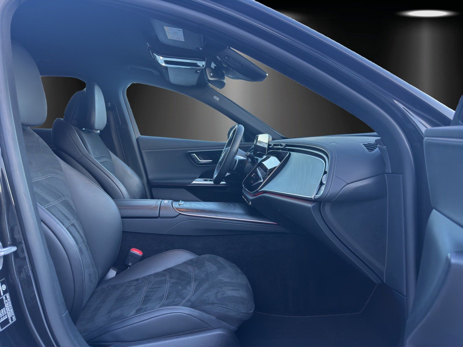 Fahrzeugabbildung Mercedes-Benz E 220 d 4M T AMG Advanced AHK KeyGo DISTRO Night