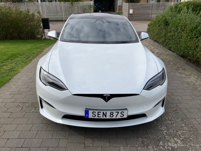 Tesla Model S Allradantrieb mit Dualmotor