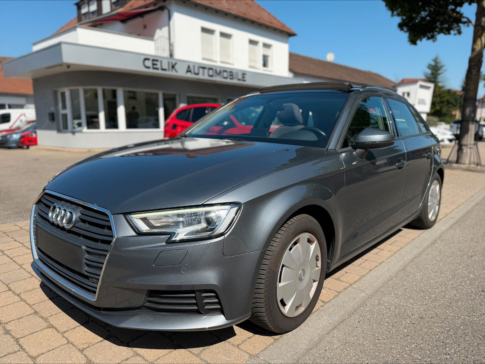 AUDI A3 Sportback 1.4 TFSI S-Tronic 1. Hand Panorama