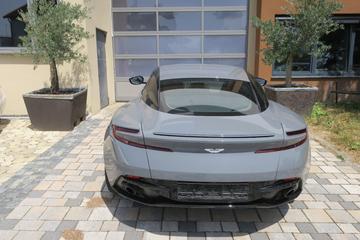2016 Aston Martin DB11 — фото 9