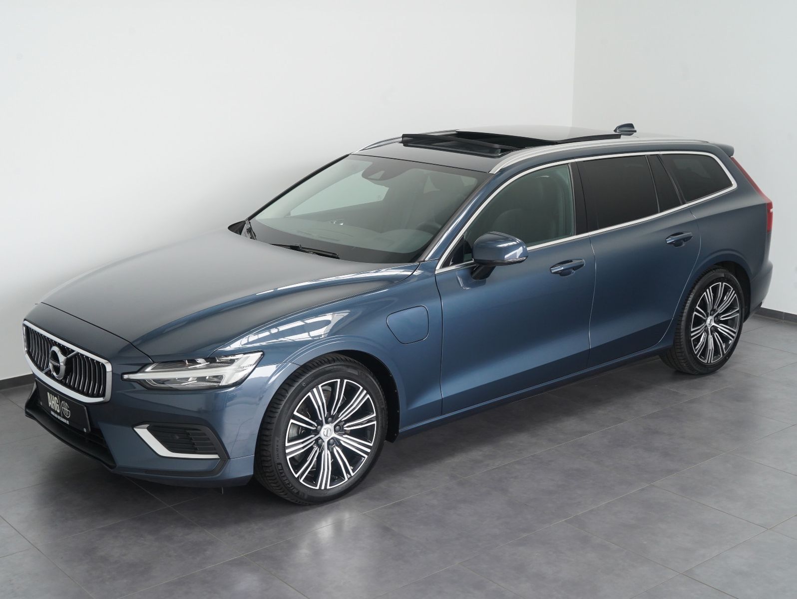 Fahrzeugabbildung Volvo V60 T6 AWD Recharge Plug-In Inscription ACC/AHK