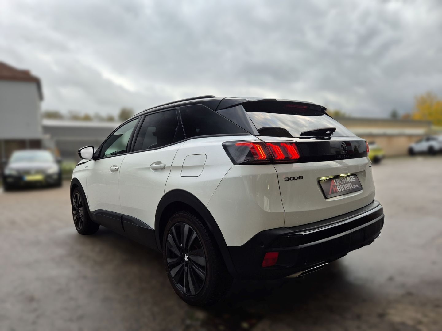 Fahrzeugabbildung Peugeot 3008 Hybrid 225 GT El. Panodach Navi Leder Digit