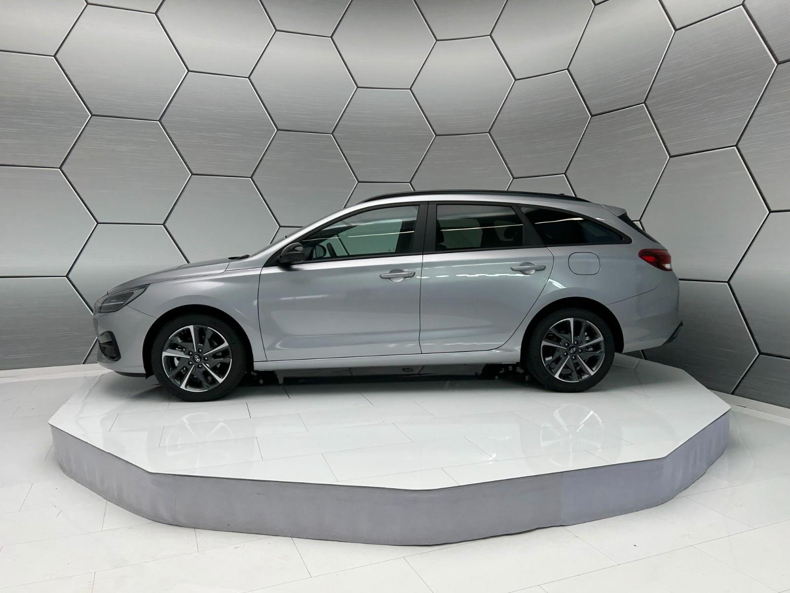 Hyundai i30 Kombi GO Plus 1.5 DPI Navi Kamera PDC SHZ