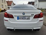 BMW M5 COMPETITION FACELIFT ACRAPOVIC B&O 2HAND VOLL - BMW M5 aus 2014
