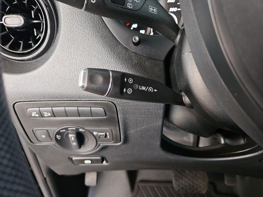 Fahrzeugabbildung Mercedes-Benz Vito 114 Kasten lang 4x4 Navi Einparkhilfe GRA