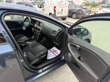 Volvo V40 - 11