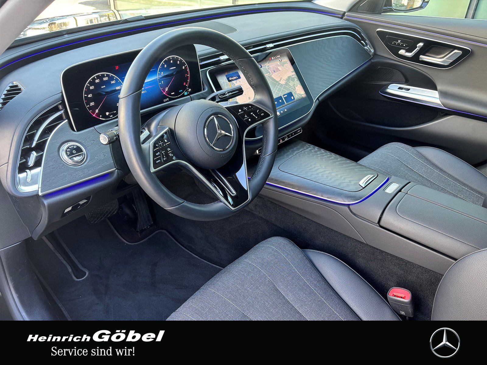 Fahrzeugabbildung Mercedes-Benz E 200 T AVANTGARDE*AHK*MEMORY*DIGITAL-L*360°KAM