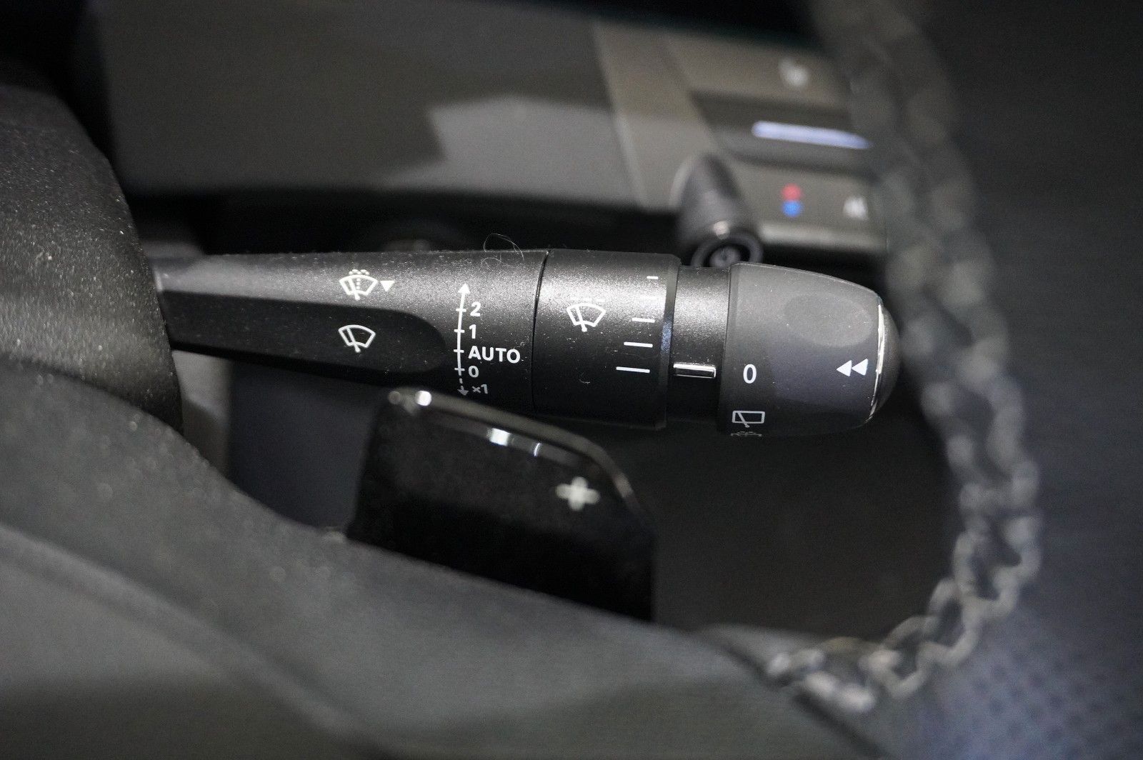 Fahrzeugabbildung Opel Astra L Lim. 1.6 HYBRID ELEGANCE NAVI/LED/KAMERA
