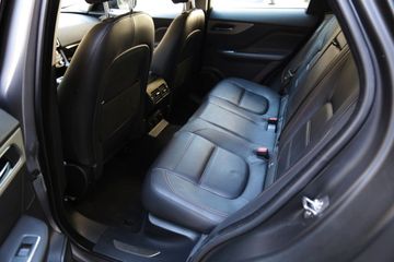Jaguar F-Pace - 7