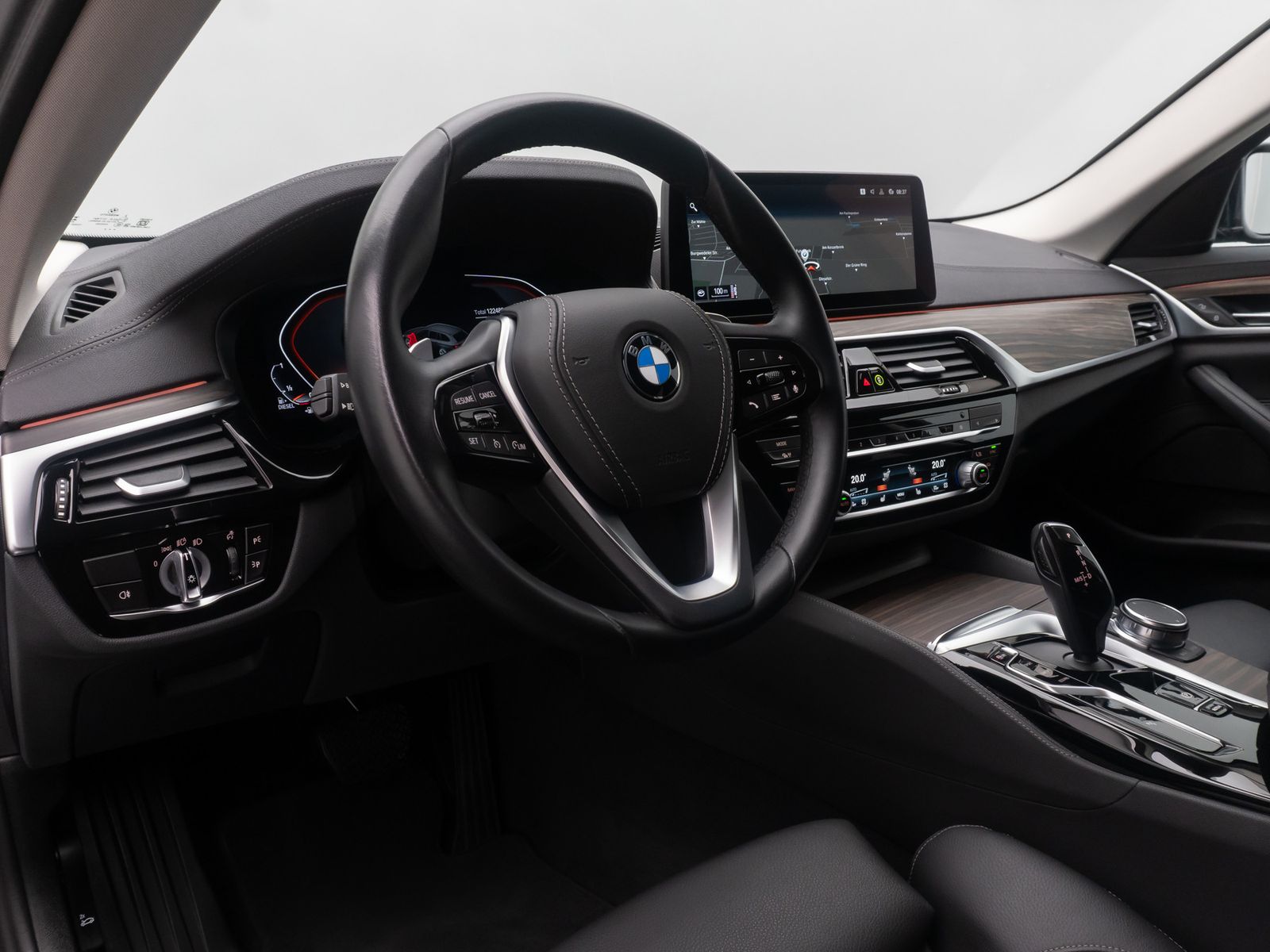 Fahrzeugabbildung BMW 520d Luxury Line HUD DAB Laser Kamera Sport Komf