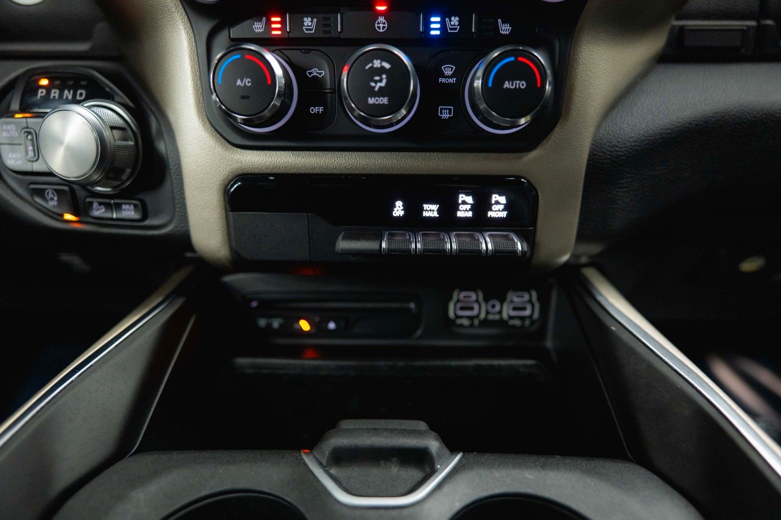 Fahrzeugabbildung Dodge RAM 5.7 V8 HEMI 4x4 LARAMIE Offroad AxleLock 19%