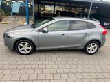 Volvo V40 Kinetic 2.0D-Navi-DigiTacho-WinterPaket - Volvo V40 in Frankfurt (Main)