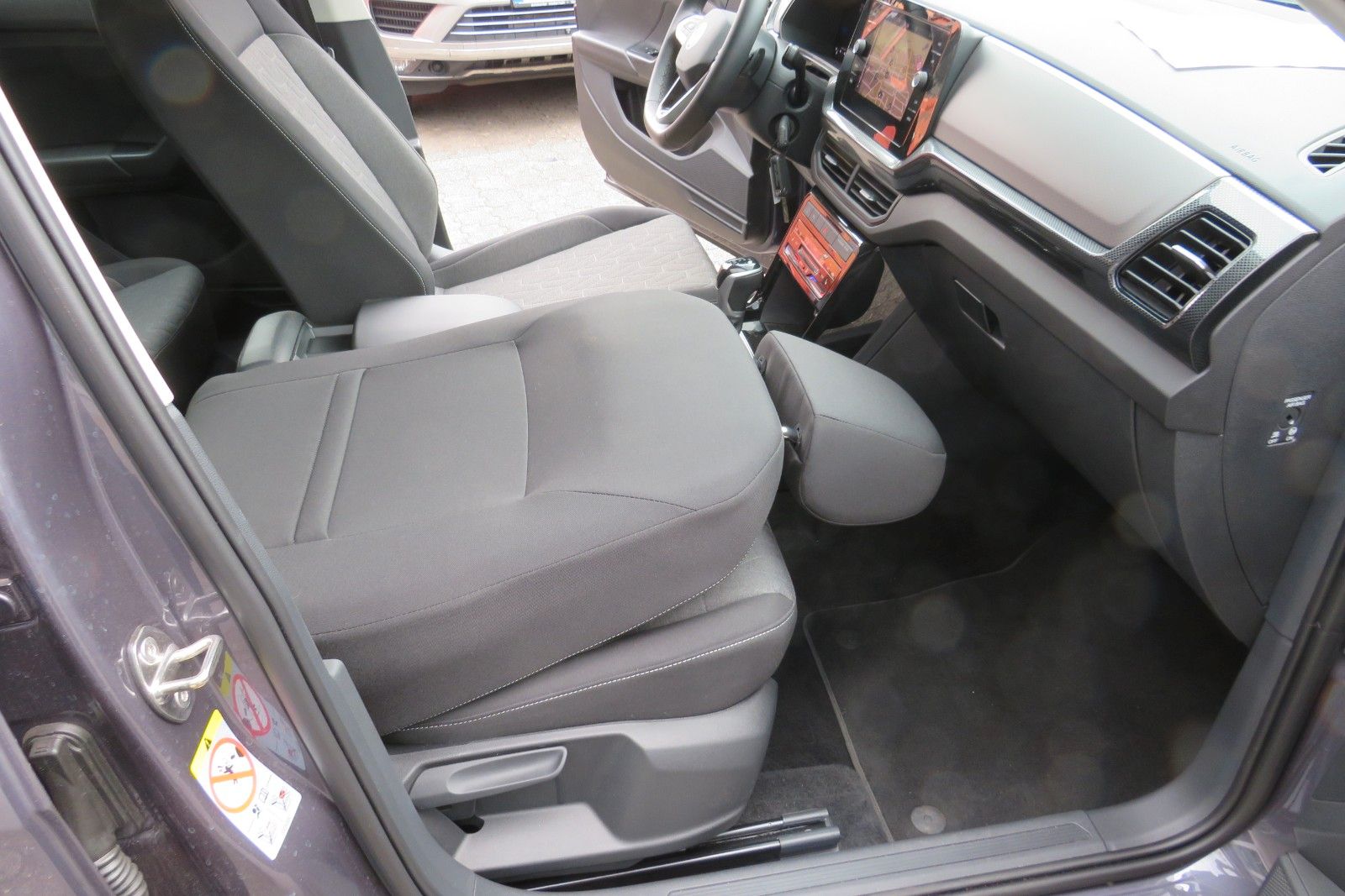 Fahrzeugabbildung Volkswagen T-Cross DSG ACC KAMERA NAVI SITZH LED APP GJ 1.H