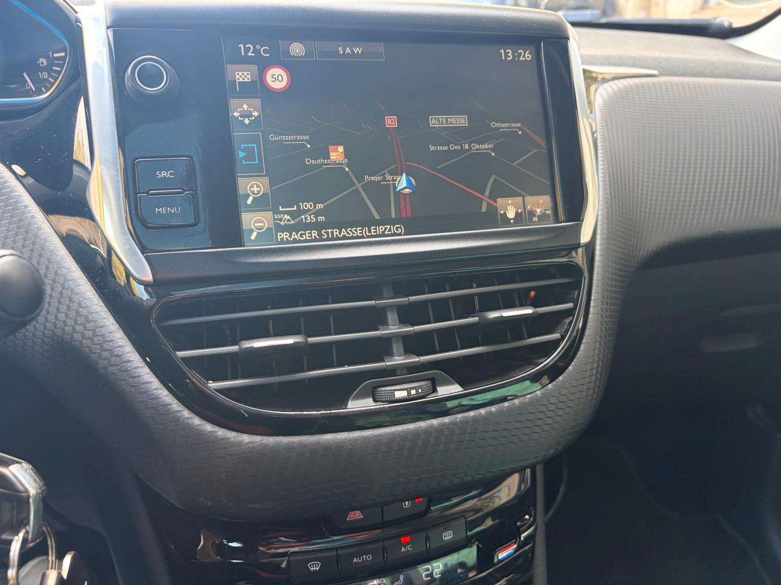 Peugeot 2008 2015 — photo 12