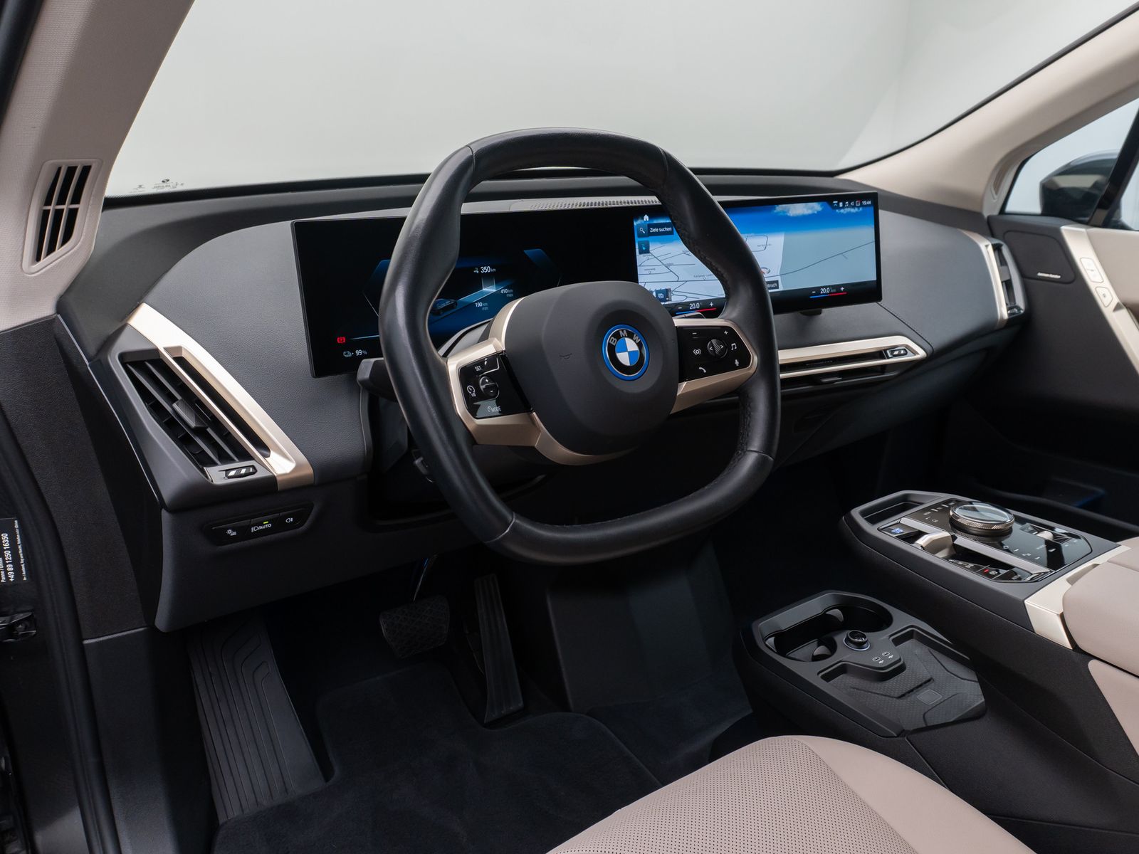 Fahrzeugabbildung BMW iX xD40 Laser 360° H/K DAB SoftCl ACC AHK 21Zoll