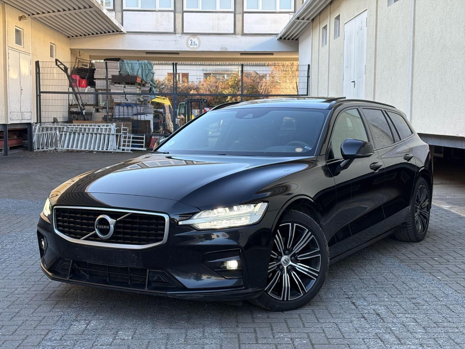 Volvo V60 Kombi R Design PANO LEDER LED ACC AHK