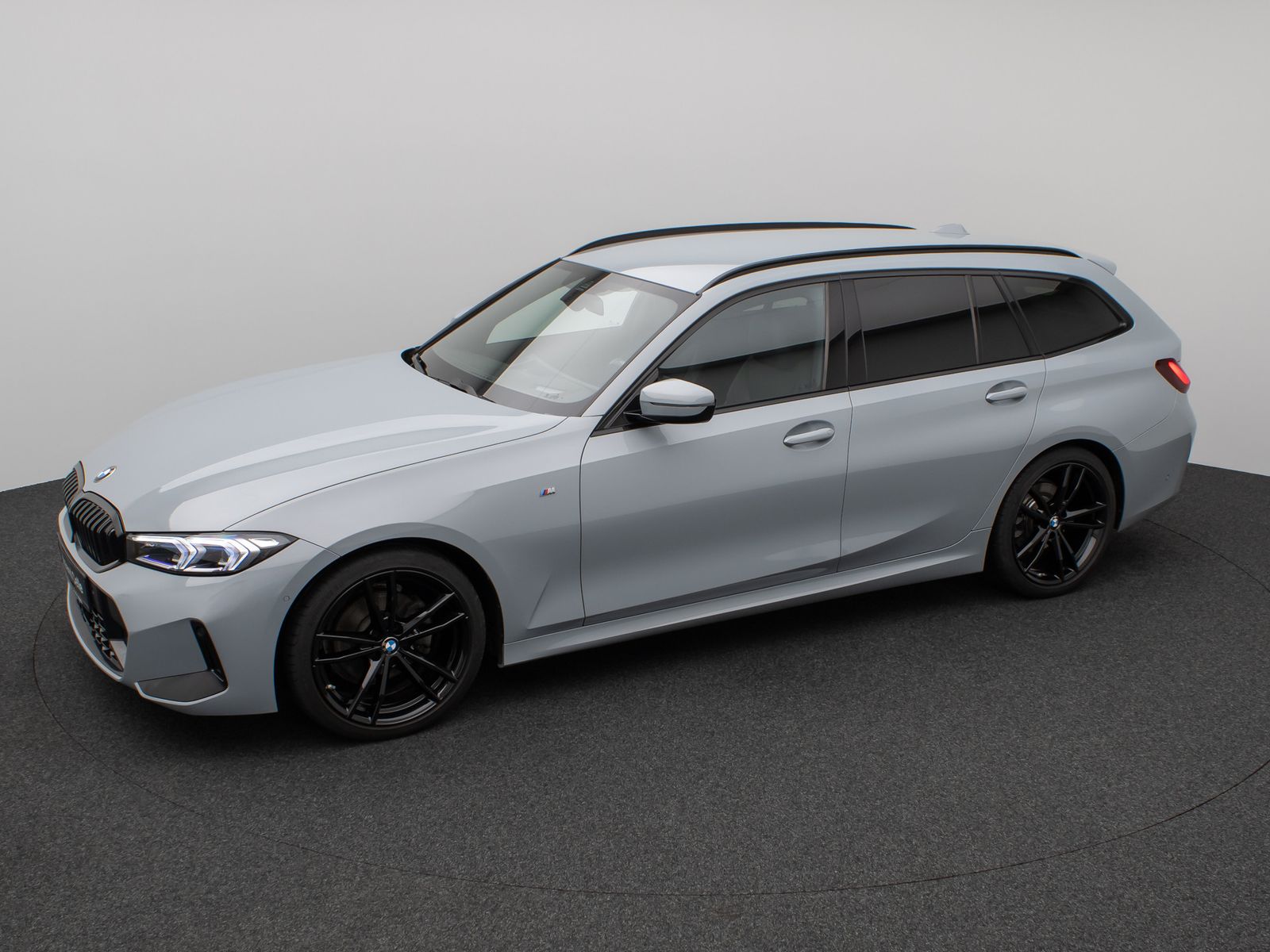 Fahrzeugabbildung BMW 320d M Sport Kamera DAB HiFi HUD Stop&Go Komfort