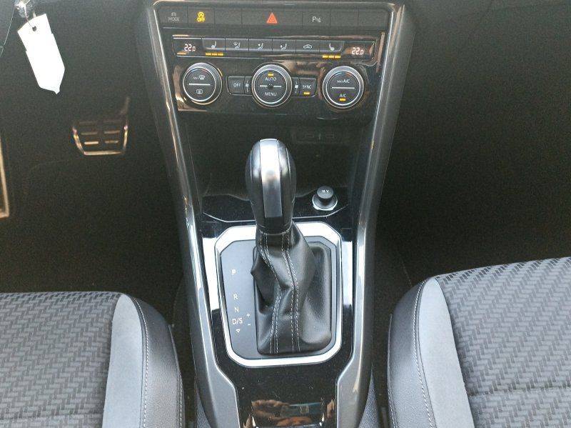 Fahrzeugabbildung Volkswagen T-Roc 1.5 TSI Sport DSG R-Line