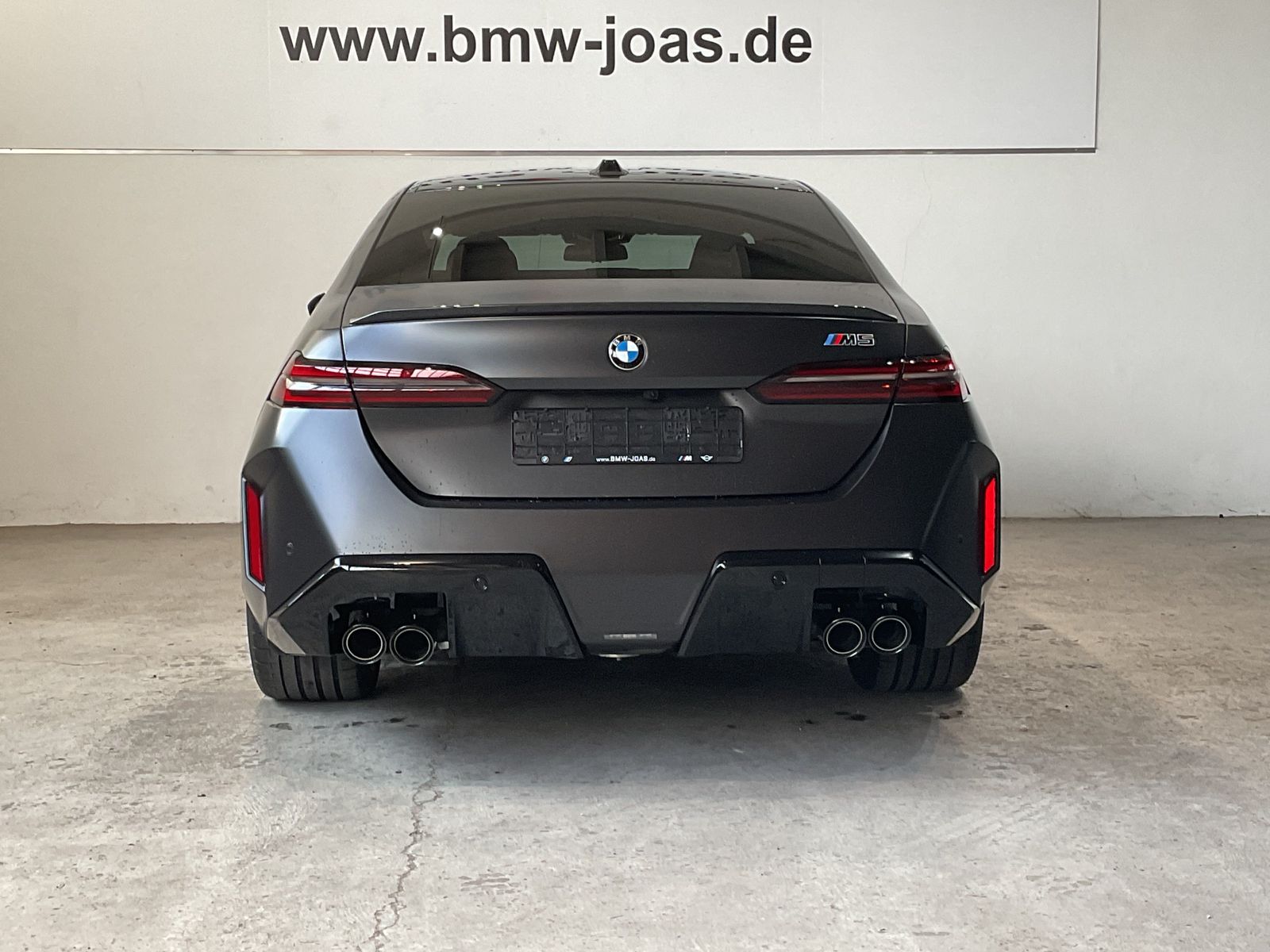 Fahrzeugabbildung BMW M5 Limousine Frozen Deep Grey M Drivers Package