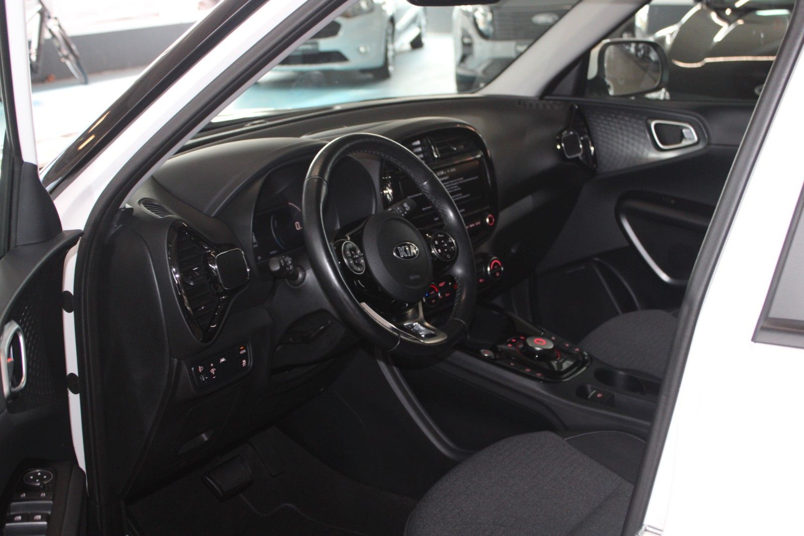 Fahrzeugabbildung Kia e-Soul 150kW Vision Wärmepumpe OnBoardLader uvm.