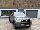 Toyota Double Cab INVINCIBLE 2.8 Aut.Leder.LED.Kamera. - gebrauchte Toyota Hilux aus dem Jahr 2023
