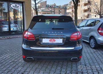 Porsche Cayenne - 3