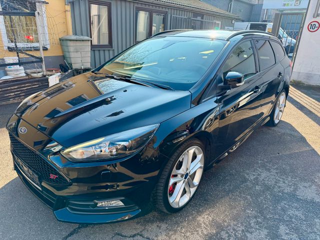 Ford Focus ST Kamera Recaro Keyless TÜV+SERVICE NEU