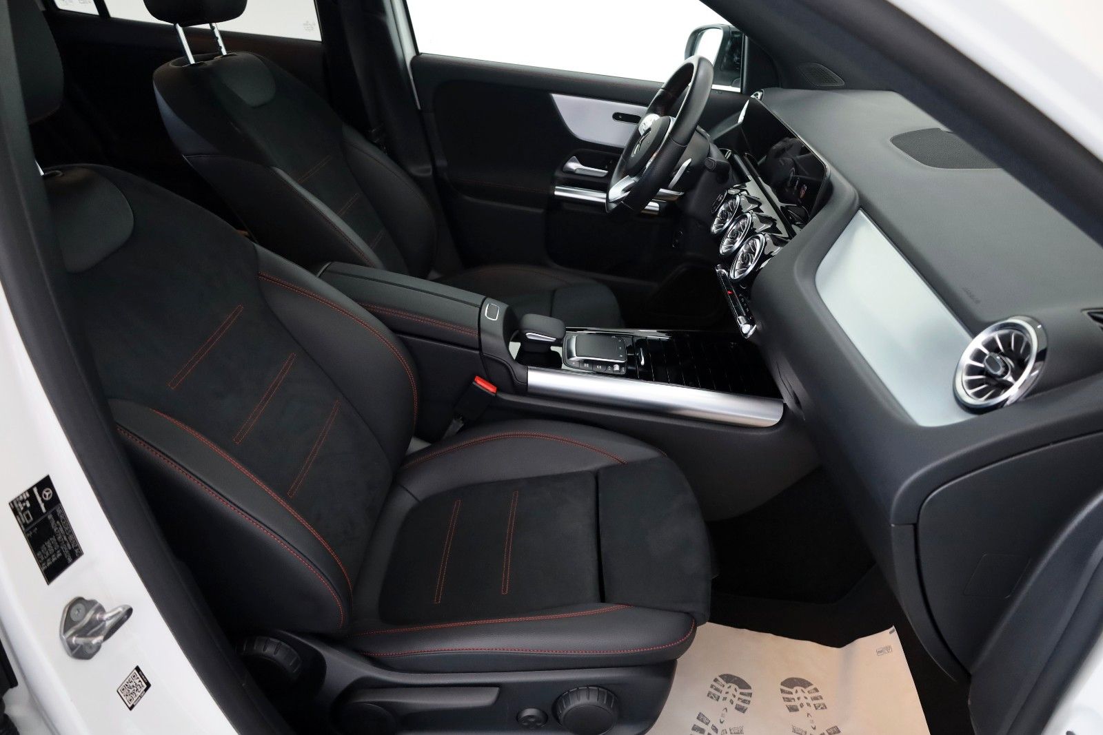 Fahrzeugabbildung Mercedes-Benz GLA 200, AMG-line, T.Leder,Navi,LED,SH,Kamera