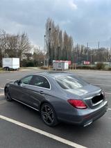 Mercedes-Benz Mercedes Benz E300 CDI Sportstyle Packet - Mercedes-Benz E 300 mit Diesel-Antrieb: Limousine
