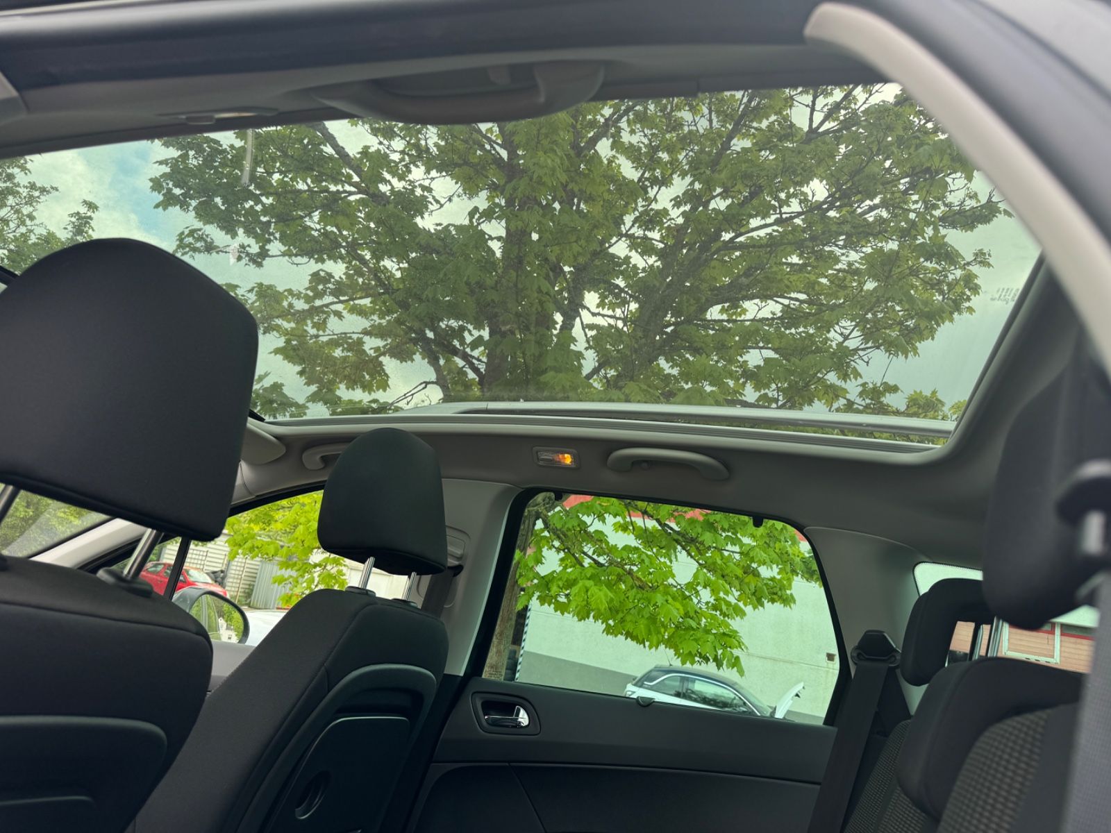 Fahrzeugabbildung Peugeot 308 SW Panorama+Klima+Bluetooth