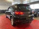 Volkswagen Tiguan Sport R Line/Xenon/AHK/Pano - Volkswagen Tiguan aus 2012 mit Diesel-Antrieb
