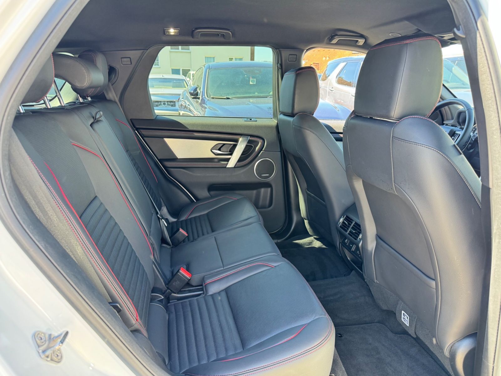 Fahrzeugabbildung Land Rover Discovery Sport R-Dynamic /MERIDIAN/CARPLAY/KAM