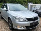 Skoda Octavia Combi Ambiente*AHK/Kette Neu* - Skoda Octavia aus 2010: Kombi