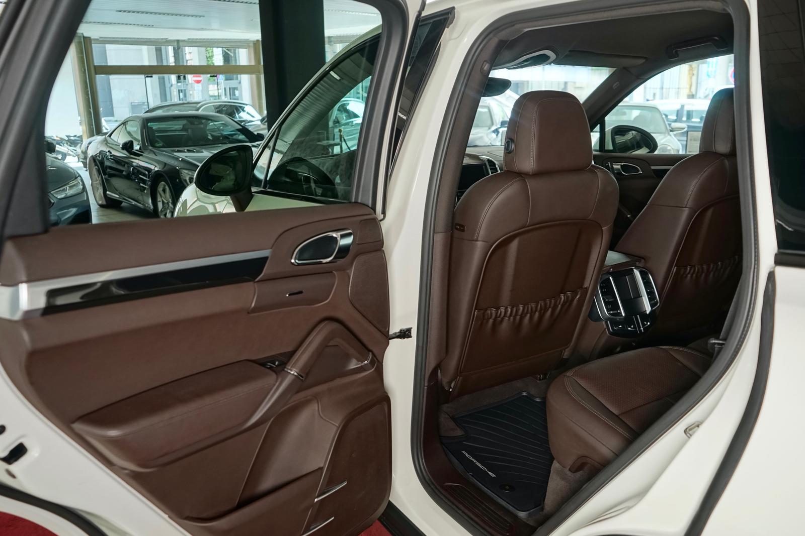 Porsche Cayenne Diesel ACC AHK PDLS Standheizung 14-Wege