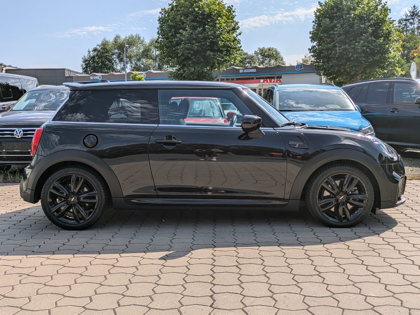 Fahrzeugabbildung MINI Cooper S John JCW Trim PANO/LED/ACC/KAMERA