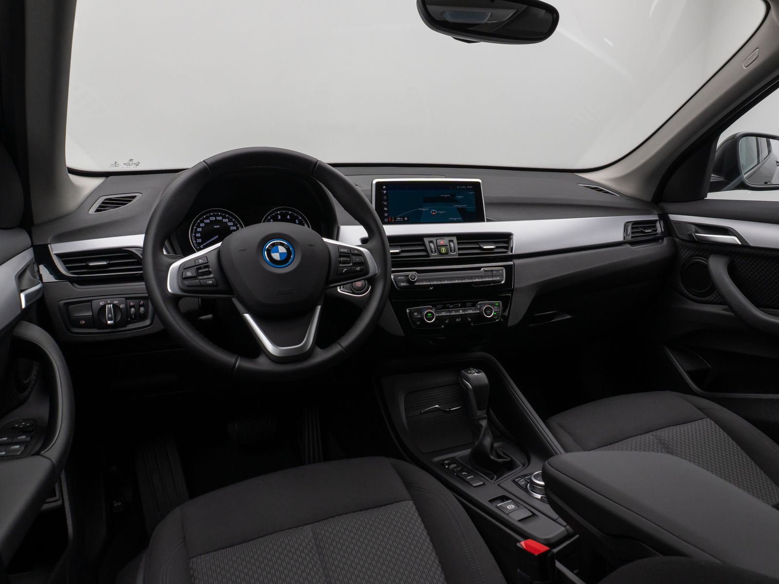 Fahrzeugabbildung BMW X1 xD25e ParkAss DAB Navi Lordos GwschwindigReg