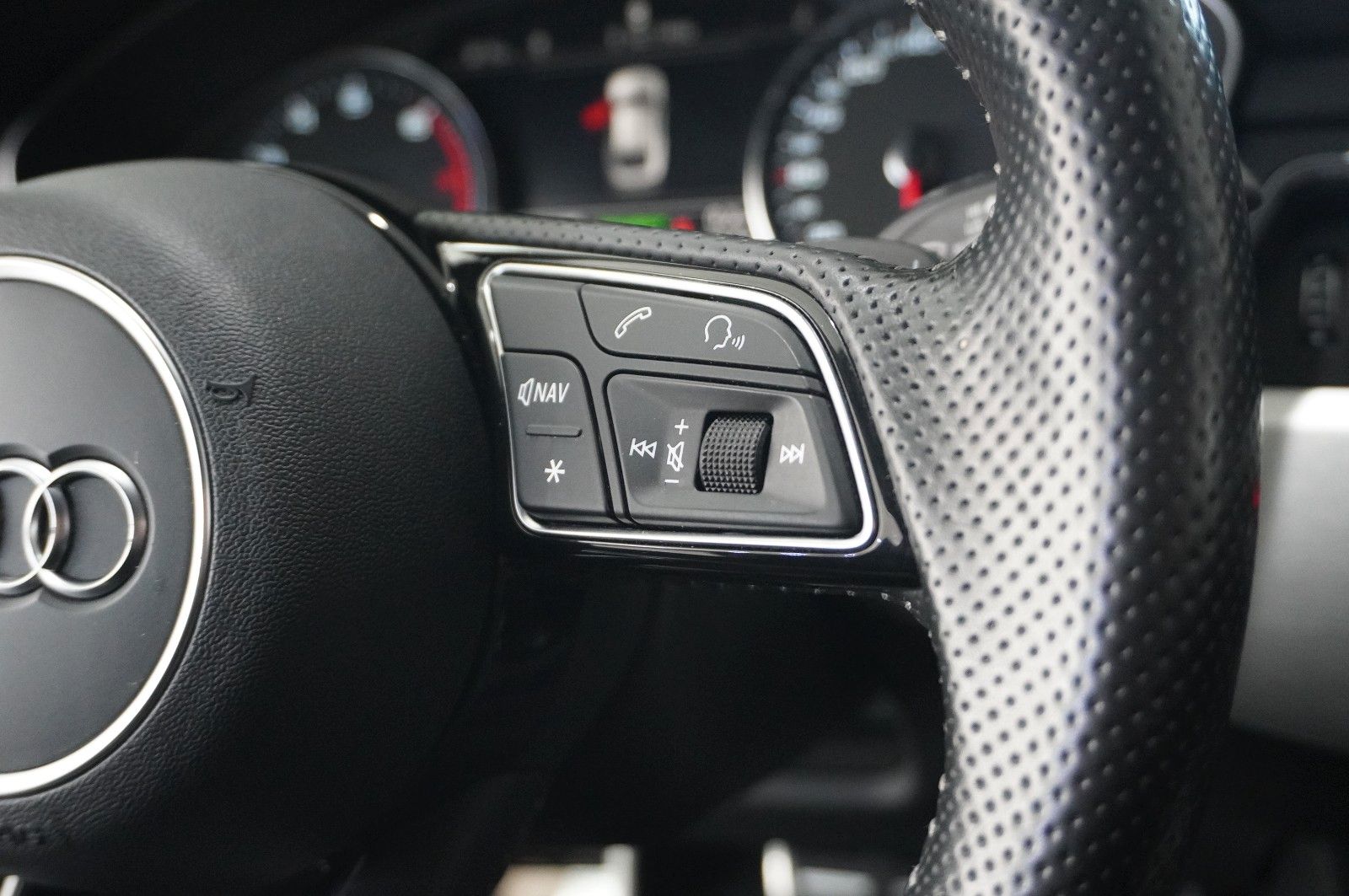 Fahrzeugabbildung Audi A5 Sportback 2.0 QUATTRO S-LINE NAVI/LED/SHZ/AHK