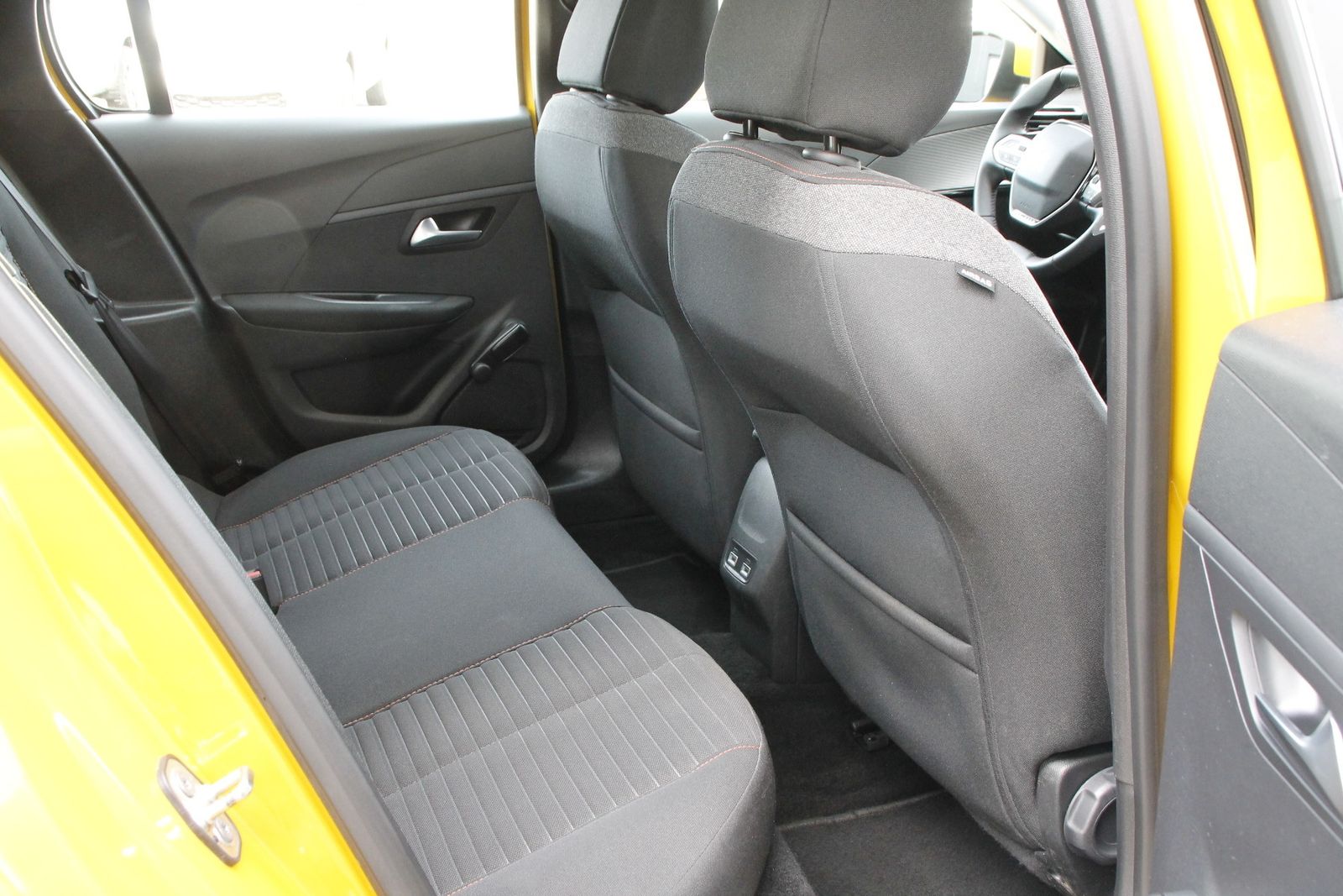 Fahrzeugabbildung Peugeot e-208 Active