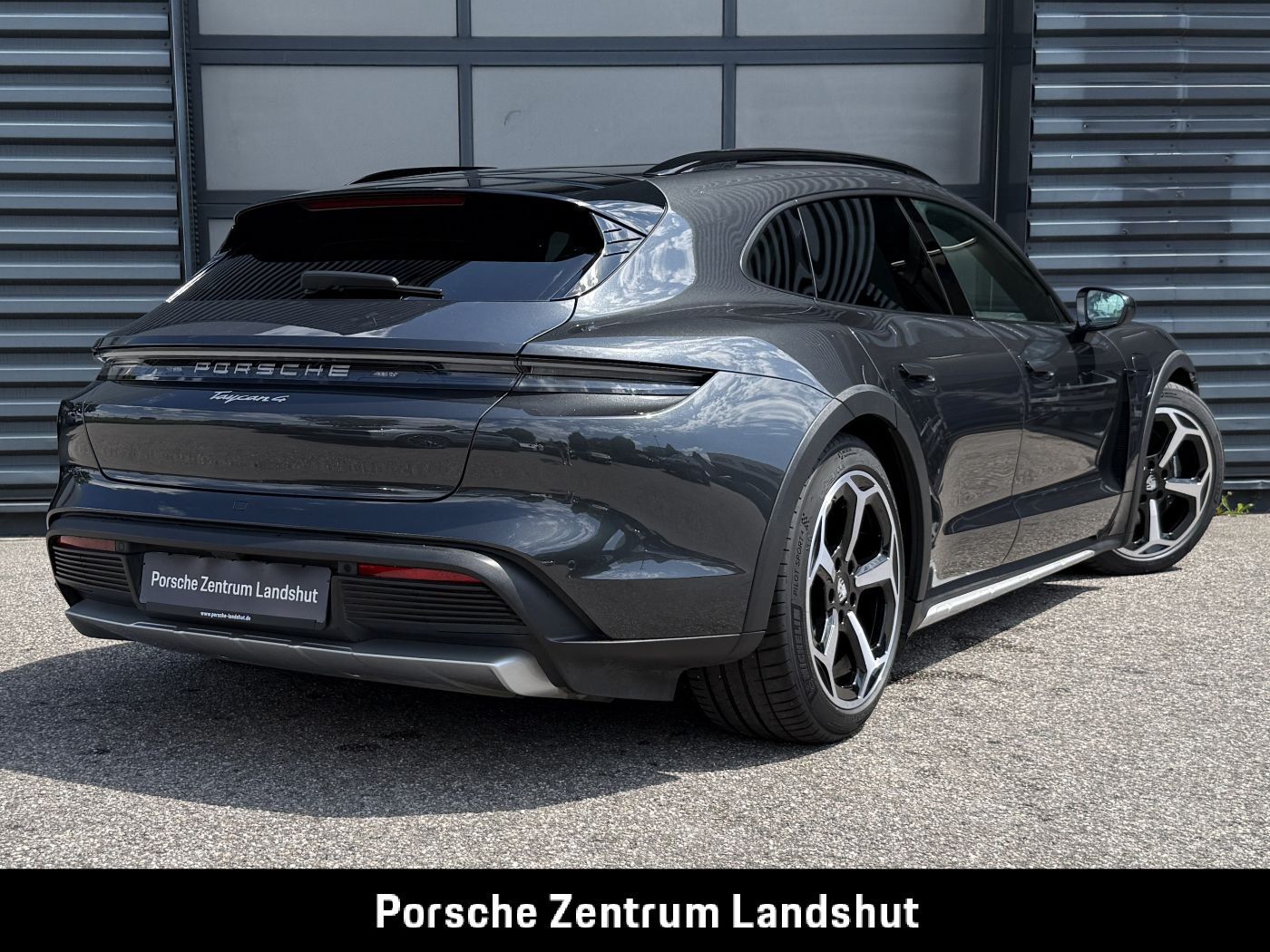 Porsche Taycan 4 Cross Turismo BOSE Panoramadach foto 6