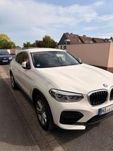 BMW X4 xDrive30i AT xLine Ambietenebeleuchtung Schec - BMW X4 xLine mit Benzin-Antrieb