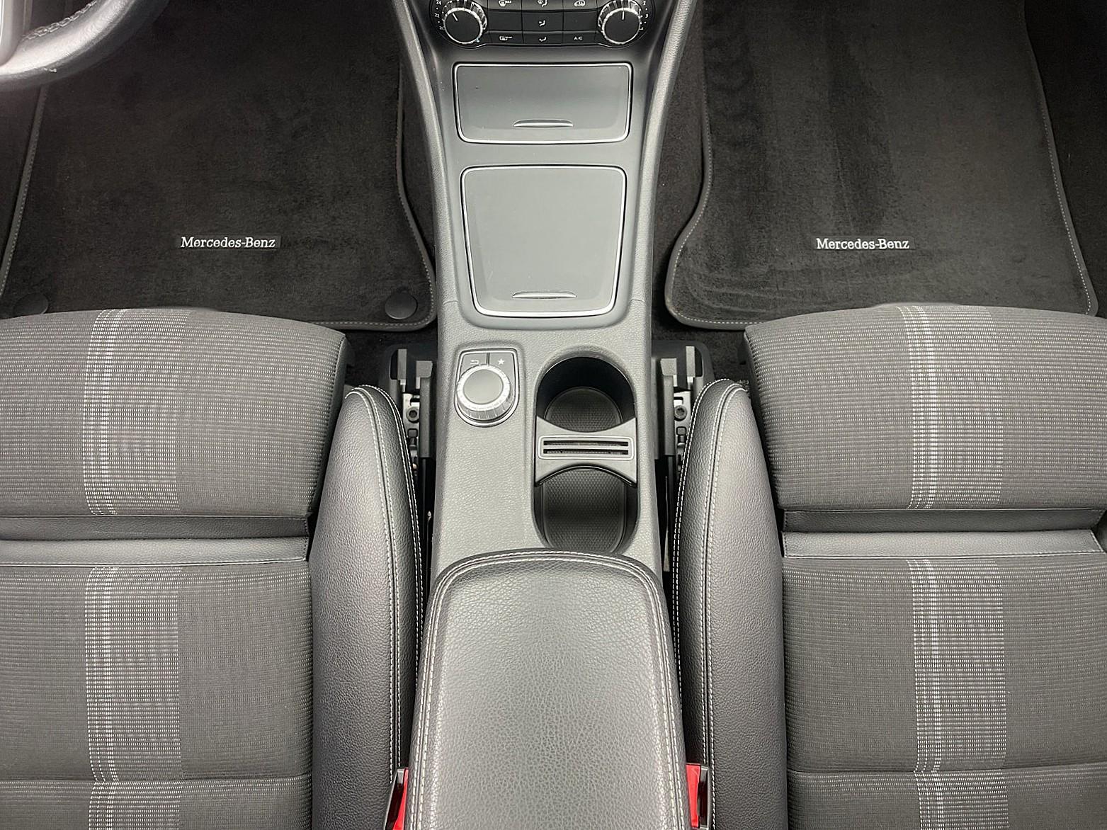 Mercedes-Benz GLA 7G-DCT Urban LED NAVI PANO SHZ PDC, миниатюра 18