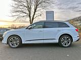 Audi Q7 55TFSI qu S LINE BLACK HUD AHK PANO 7-SITZER - Audi Q7: Weiß