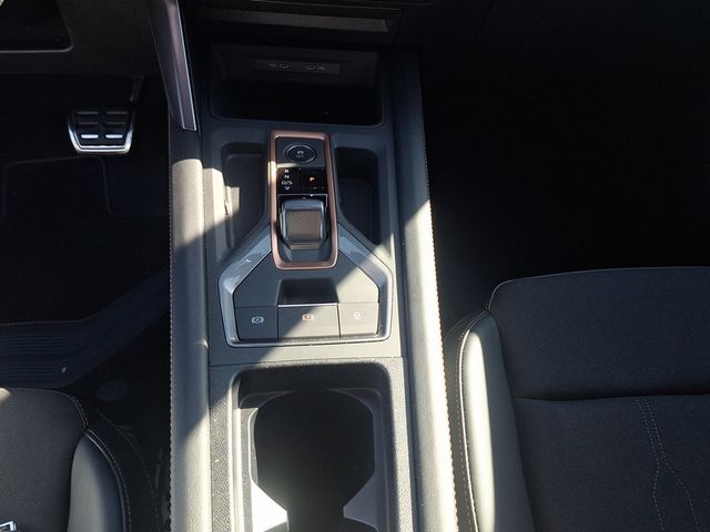Leon KEYLESS PDC SHZ KAMERA NAVI ACC FACEL. LED